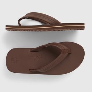 KIDS FAUX-LEATHER FLIP FLOPS